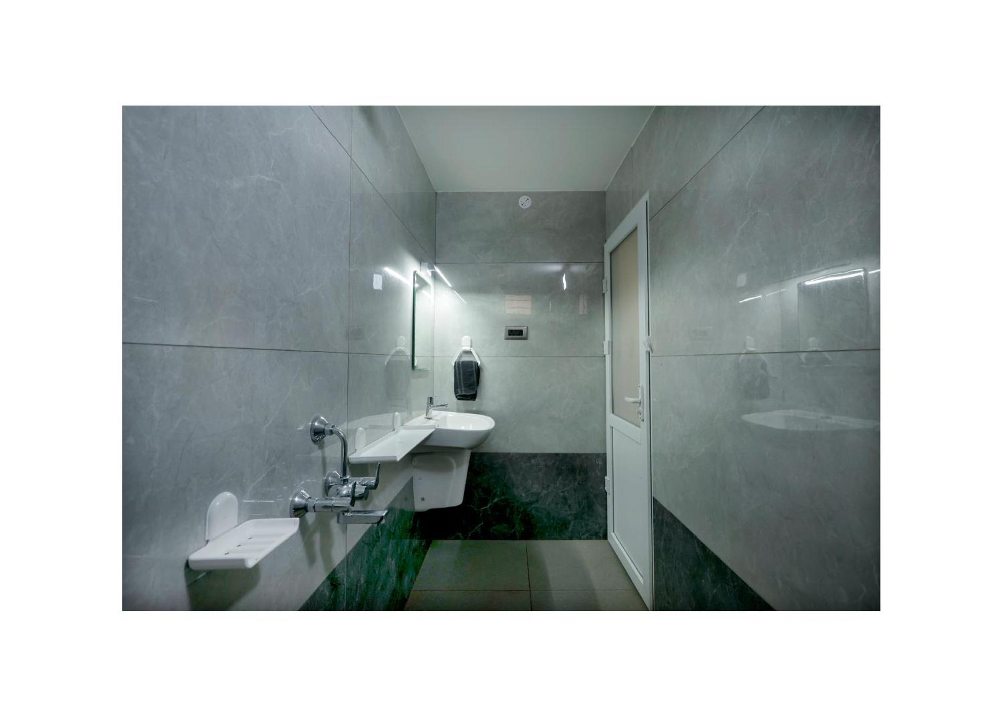Haze Cottage- Ma Cottage Уті Екстер'єр фото